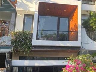 Cho thuê nhà 3 tầng đường bùi thiện ngộ  4 phòng  4wc  đủ nội thất  nhà đẹp