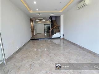 Cho thuê nhà 3 tầng đường 29/3  tầng 1 thông suốt  3pn  4wc  vị trí đẹp