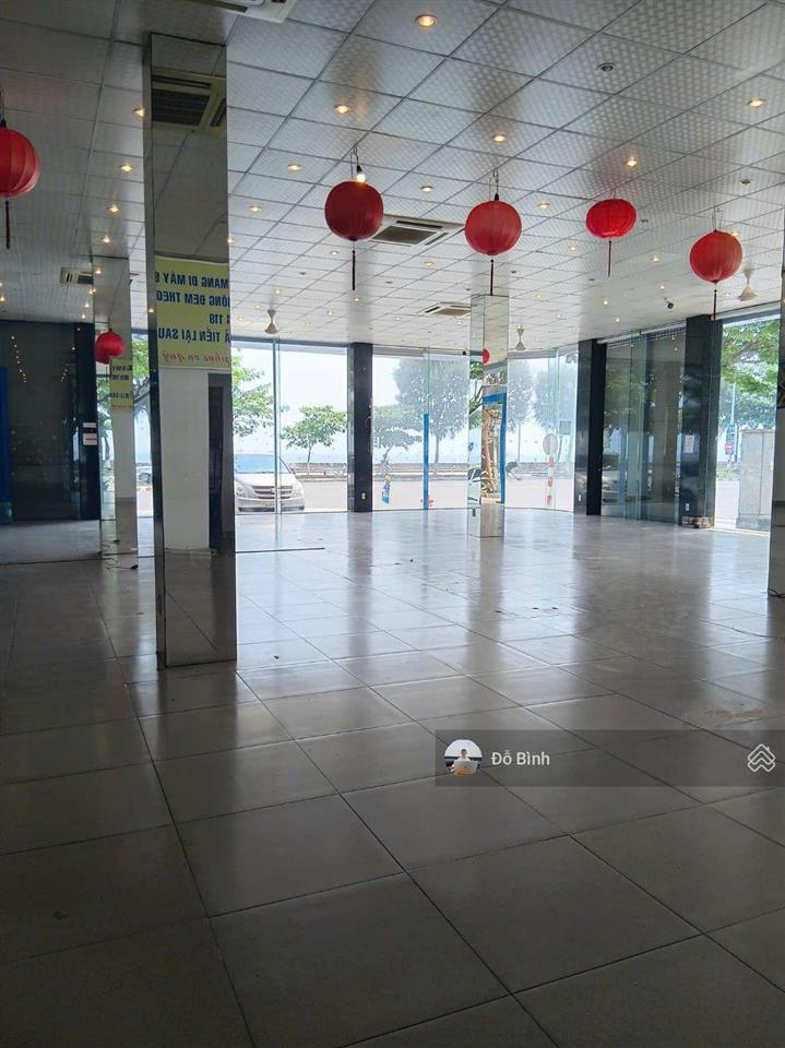 Cho thuê siêu phẩm 2 mặt tiền  nguyễn tất thành  view biển  ngang 20m