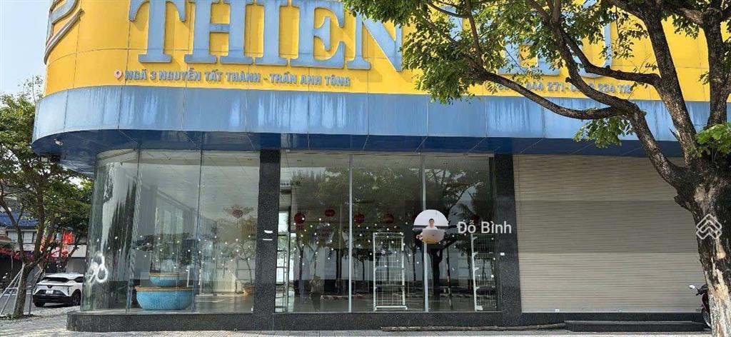 Cho thuê siêu phẩm 2 mặt tiền  nguyễn tất thành  view biển  ngang 20m
