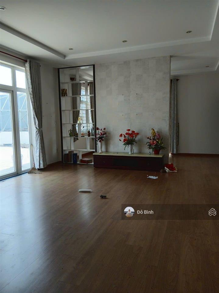 Cho thuê siêu phẩm 2 mặt tiền  nguyễn tất thành  view biển  ngang 20m