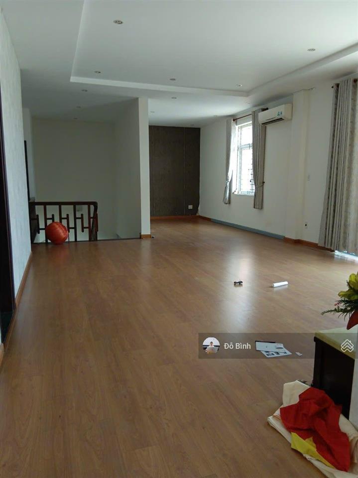 Cho thuê siêu phẩm 2 mặt tiền  nguyễn tất thành  view biển  ngang 20m