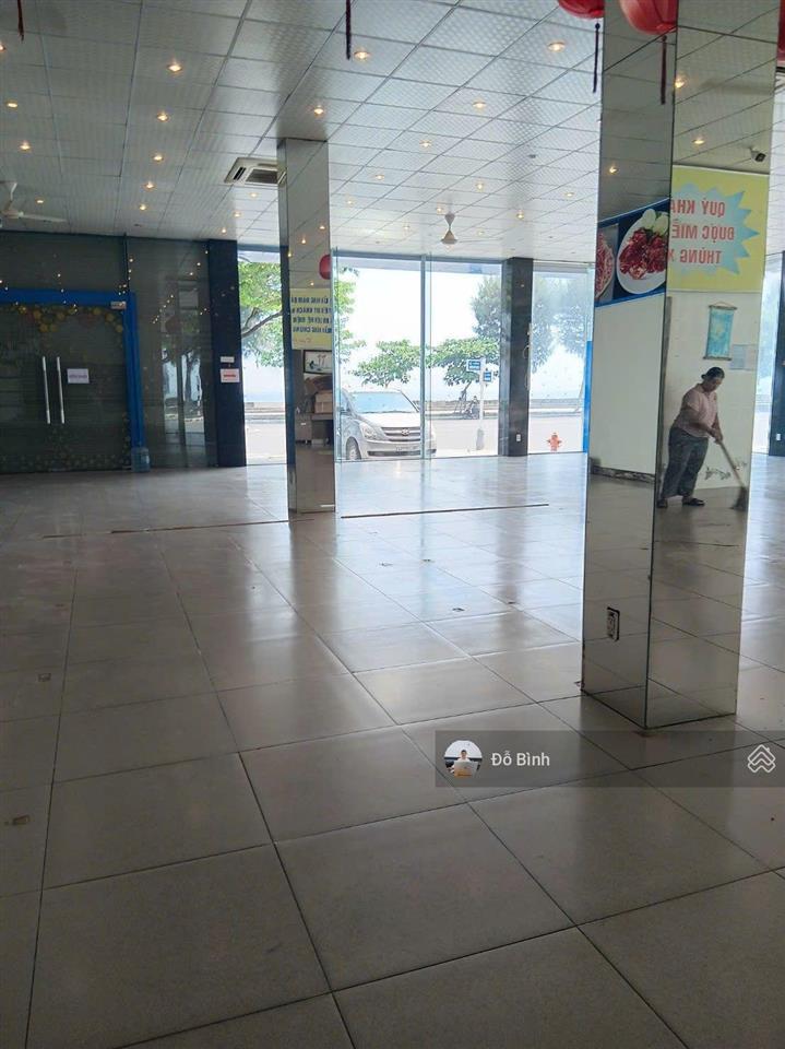 Cho thuê siêu phẩm 2 mặt tiền  nguyễn tất thành  view biển  ngang 20m