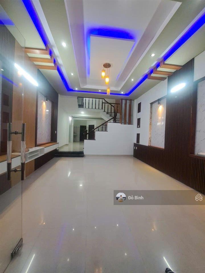 Cho thuê nhà 2 tầng đường phan văn đáng  3 phòng  có cửa kính