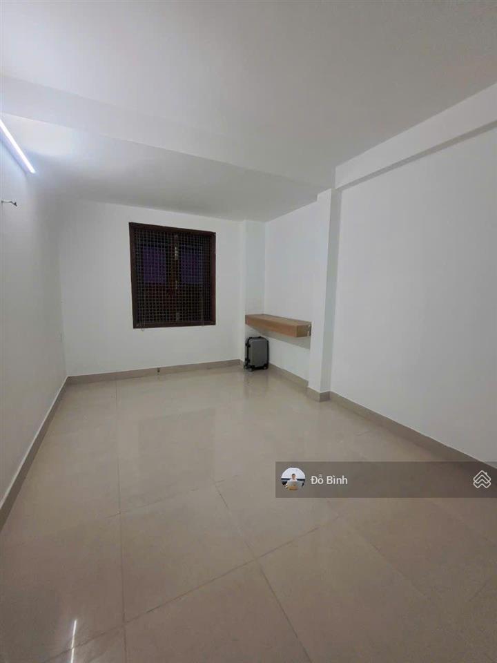 Cho thuê nhà 2 tầng đường phan văn đáng  3 phòng  có cửa kính