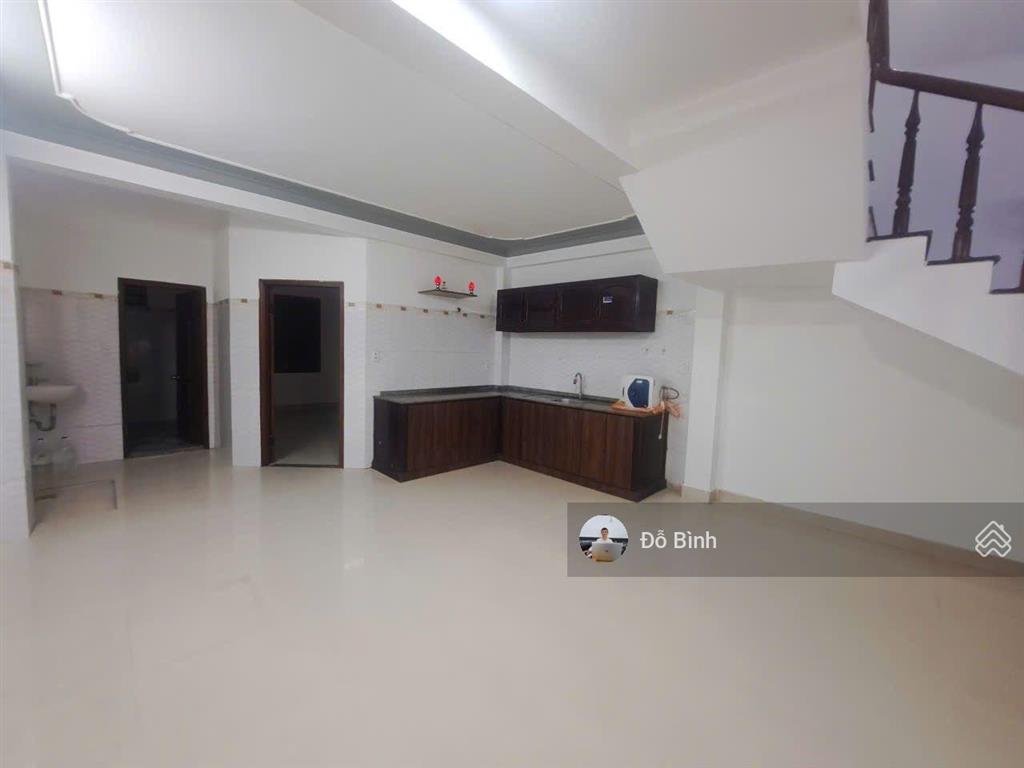 Cho thuê nhà 2 tầng đường phan văn đáng  3 phòng  có cửa kính