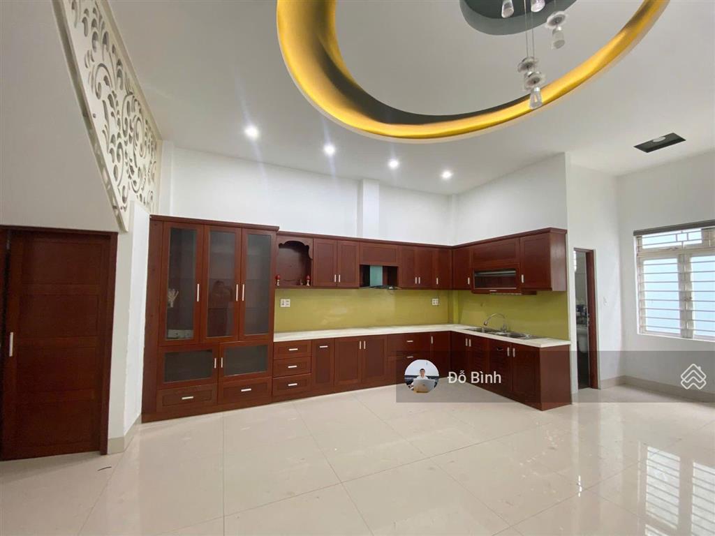 Cho thuê nhà 3 tầng đường mẹ thứ  4 phòng  4wc  đủ nội thất
