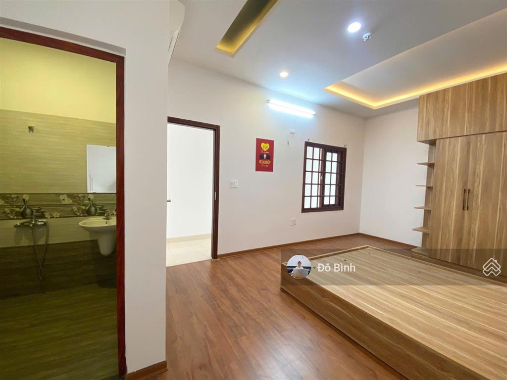 Cho thuê nhà 3 tầng đường mẹ thứ  4 phòng  4wc  đủ nội thất