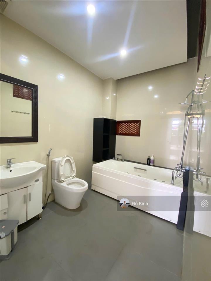 Cho thuê nhà 3 tầng đường mẹ thứ  4 phòng  4wc  đủ nội thất