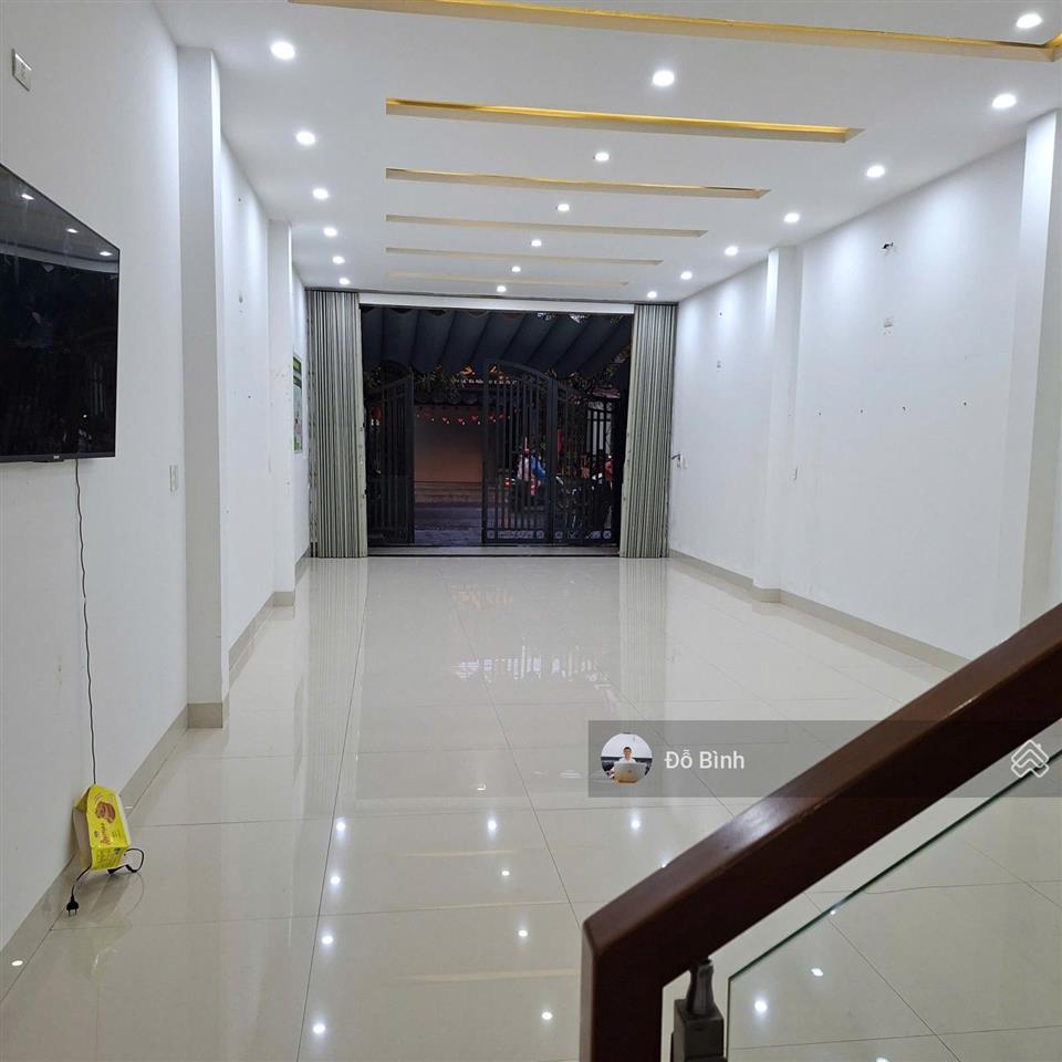Cho thuê nhà 3 tầng đường mẹ thứ  4 phòng  4wc  đủ nội thất