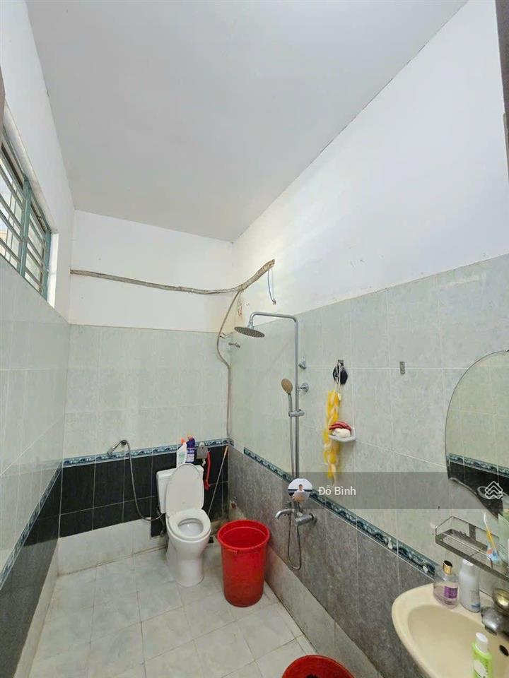Cho thuê nhà 2 tầng kiệt ô tô núi thành  3 phòng  2wc