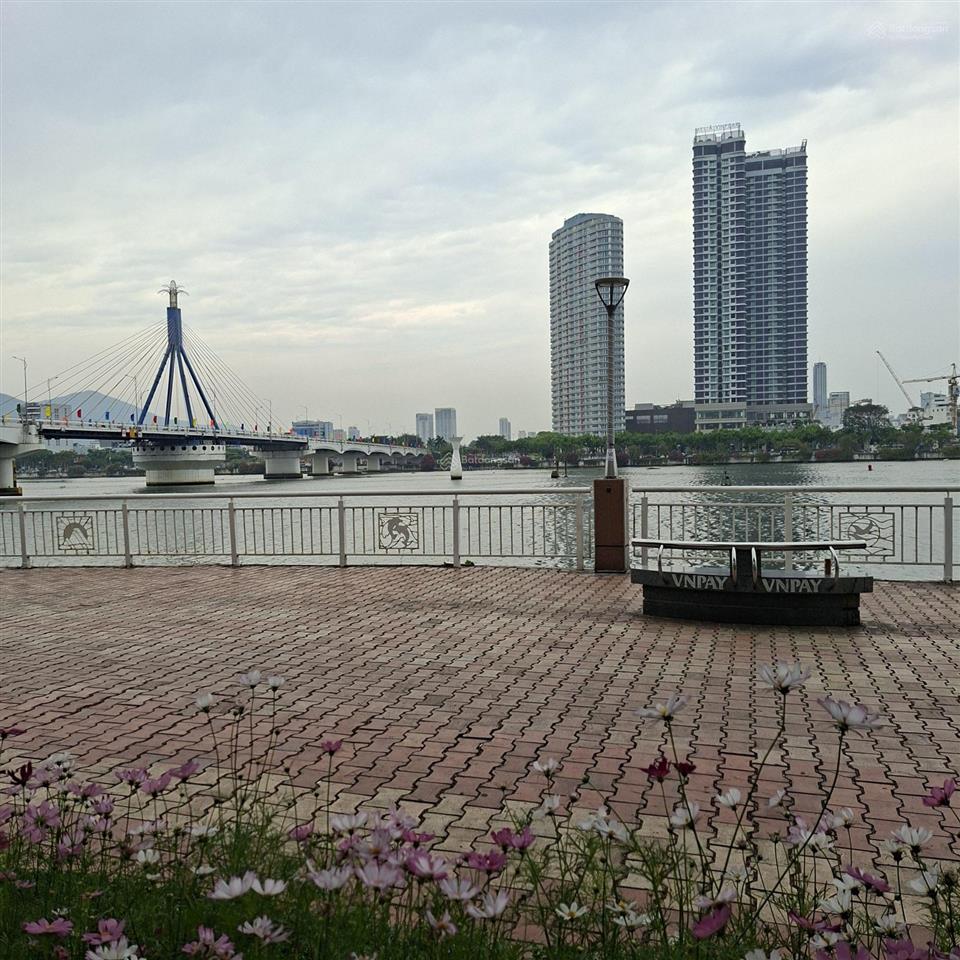 Cho thuê nhà 3 tầng bạch đằng  view sông  sơn sửa mới