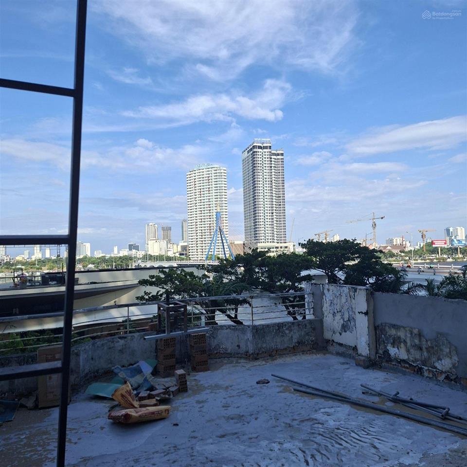 Cho thuê nhà 3 tầng bạch đằng  view sông  sơn sửa mới