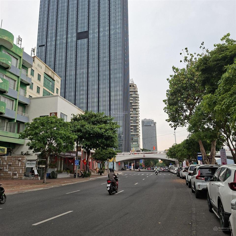 Cho thuê nhà 3 tầng bạch đằng  view sông  sơn sửa mới