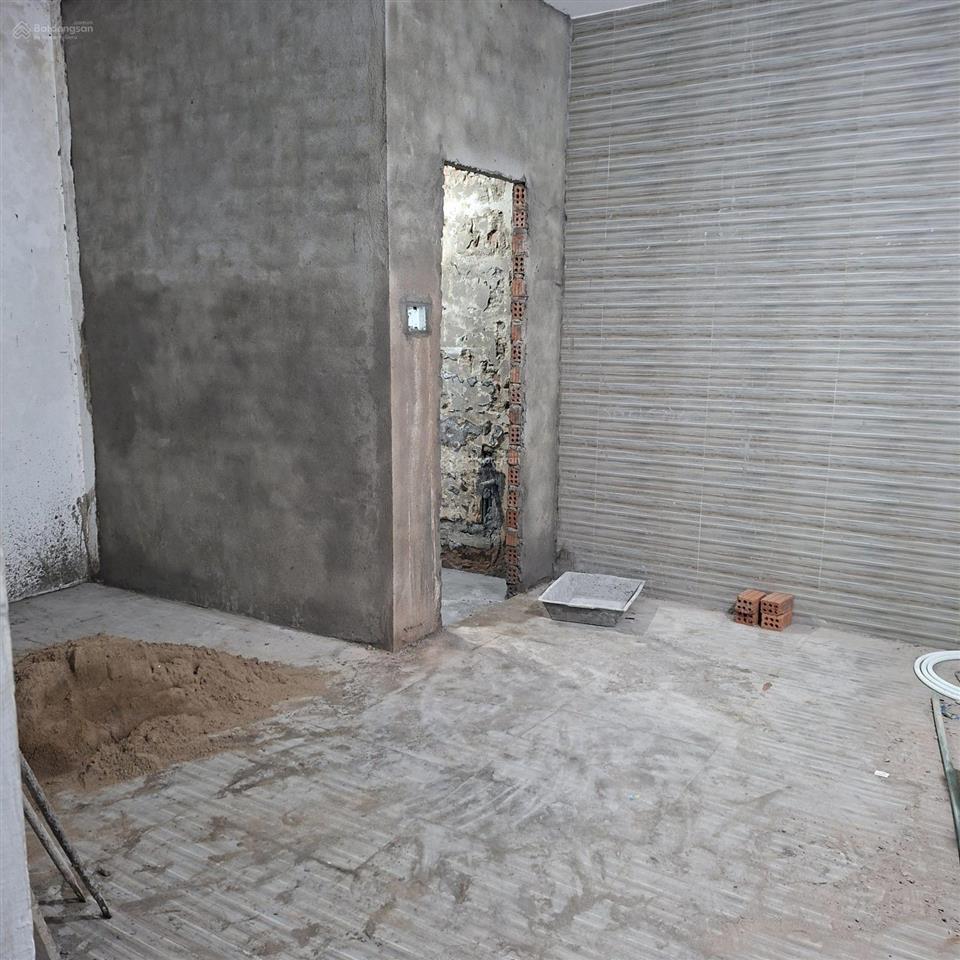 Cho thuê nhà 3 tầng bạch đằng  view sông  sơn sửa mới