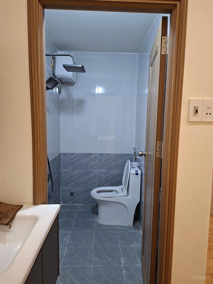 Cho thuê nhà 2 tầng đường hoàng xuân nhị  3 phòng  2wc