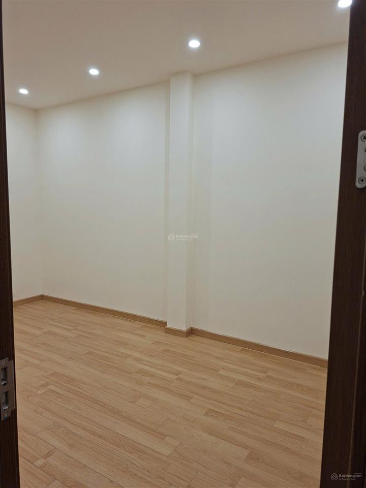 Cho thuê nhà 2 tầng đường hoàng xuân nhị  3 phòng  2wc