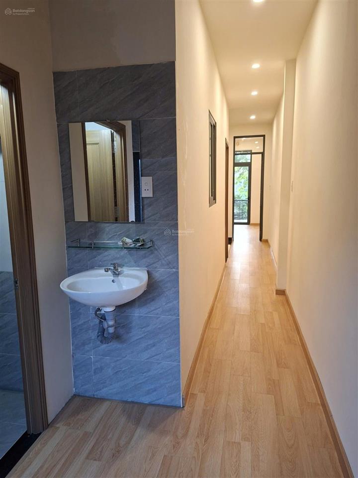 Cho thuê nhà 2 tầng đường hoàng xuân nhị  3 phòng  2wc