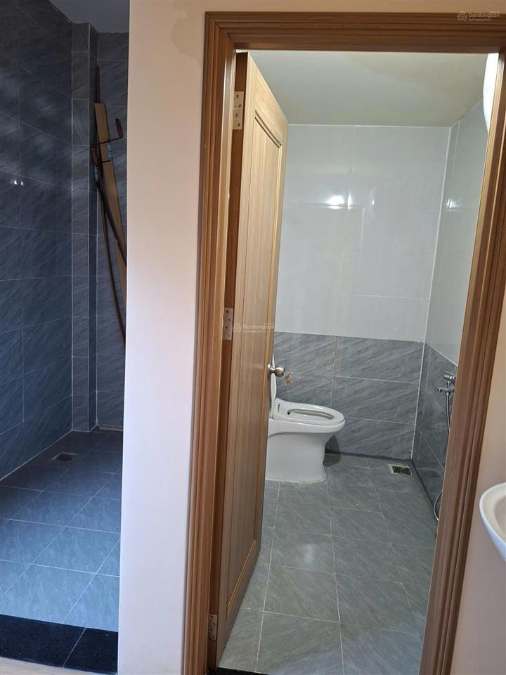 Cho thuê nhà 2 tầng đường hoàng xuân nhị  3 phòng  2wc