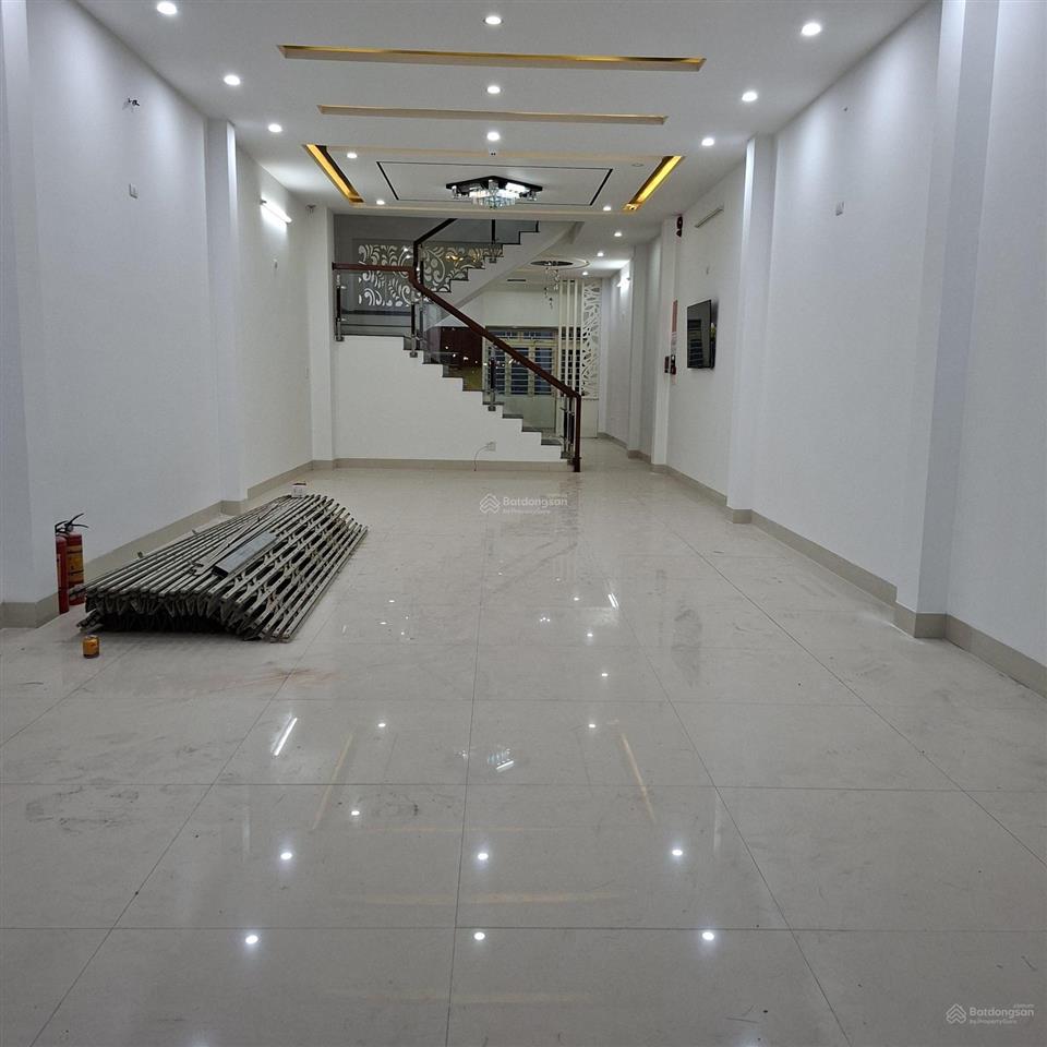 Cho thuê nhà 3 tầng đường mẹ thứ  4 phòng  4wc  đủ nội thất