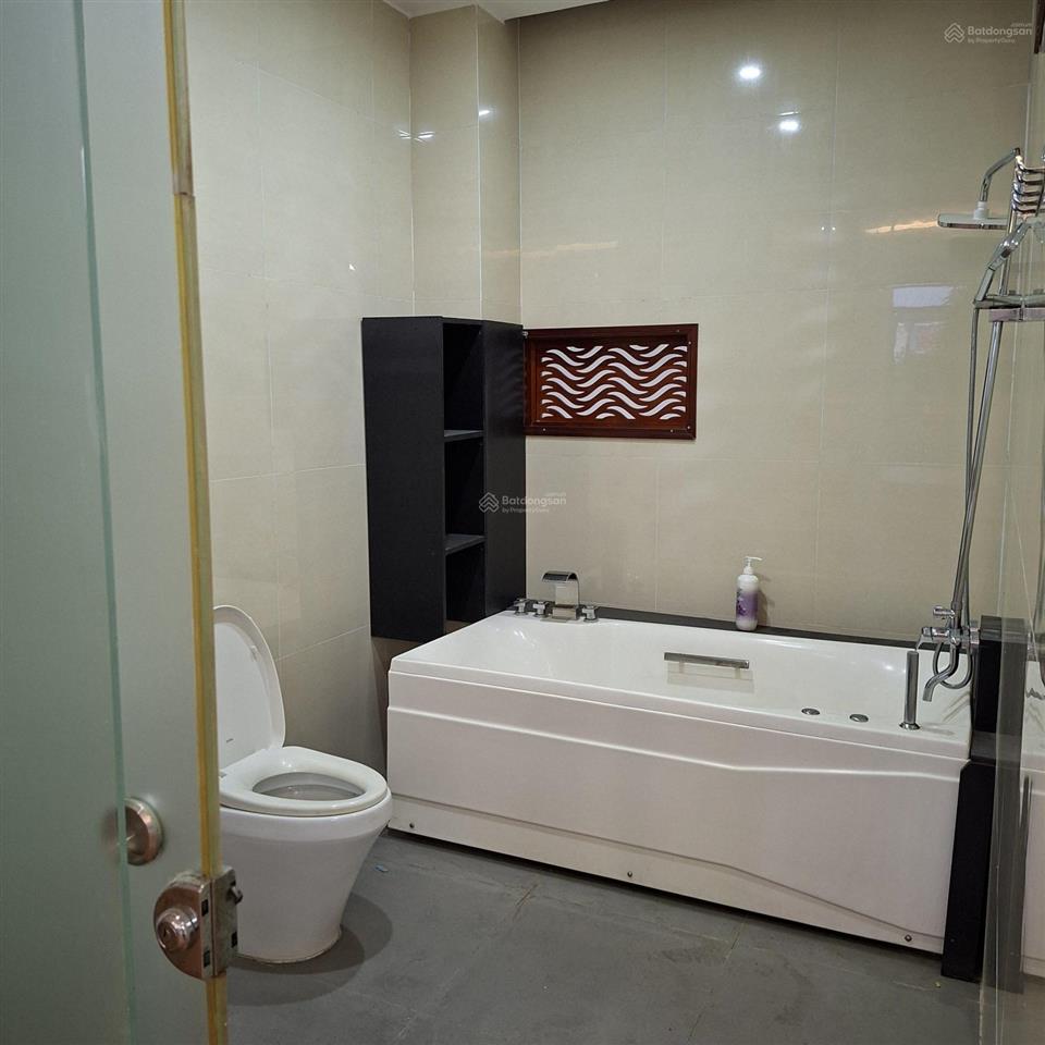 Cho thuê nhà 3 tầng đường mẹ thứ  4 phòng  4wc  đủ nội thất