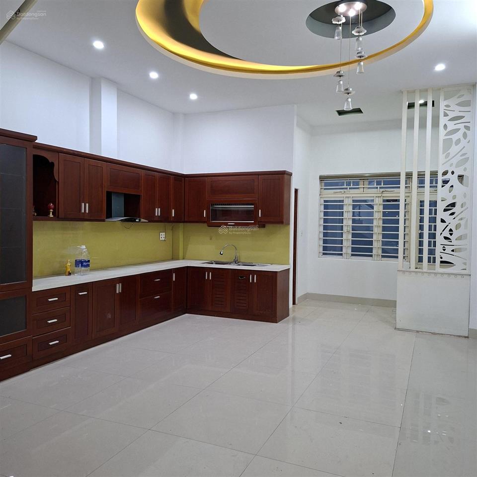 Cho thuê nhà 3 tầng đường mẹ thứ  4 phòng  4wc  đủ nội thất