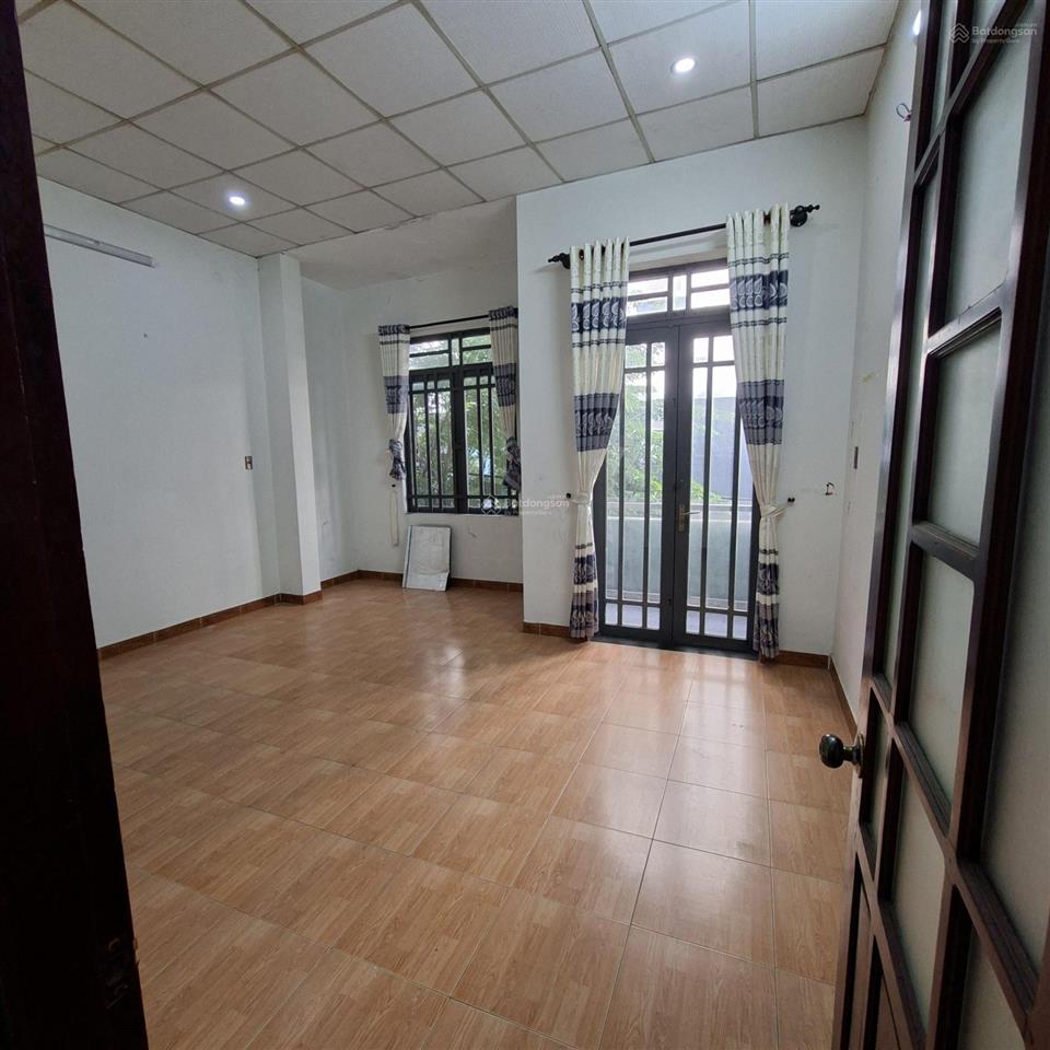 Cho thuê nhà 2 tầng đường phan trọng tuệ  3 phòng  gần đh kiến trúc