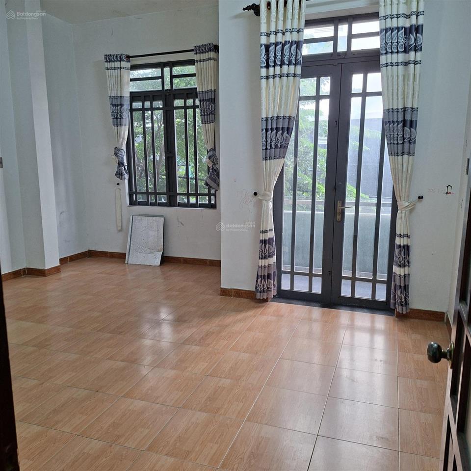 Cho thuê nhà 2 tầng đường phan trọng tuệ  3 phòng  gần đh kiến trúc