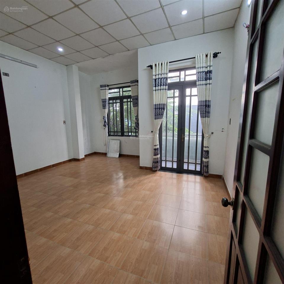 Cho thuê nhà 2 tầng đường phan trọng tuệ  3 phòng  gần đh kiến trúc