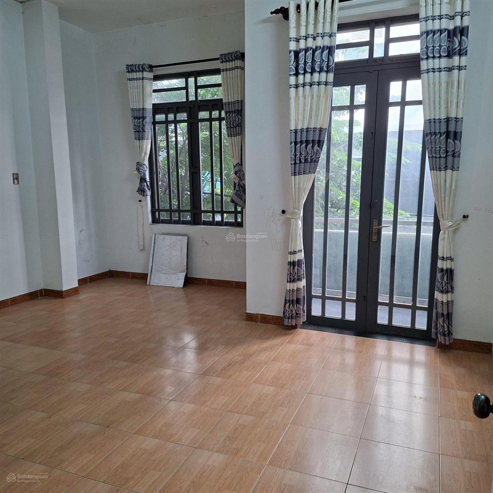 Cho thuê nhà 2 tầng đường phan trọng tuệ  3 phòng  gần đh kiến trúc
