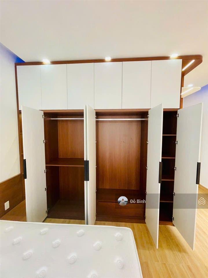 Cho thuê nhà 2 mặt tiền đường châu thượng văn  mới đẹp