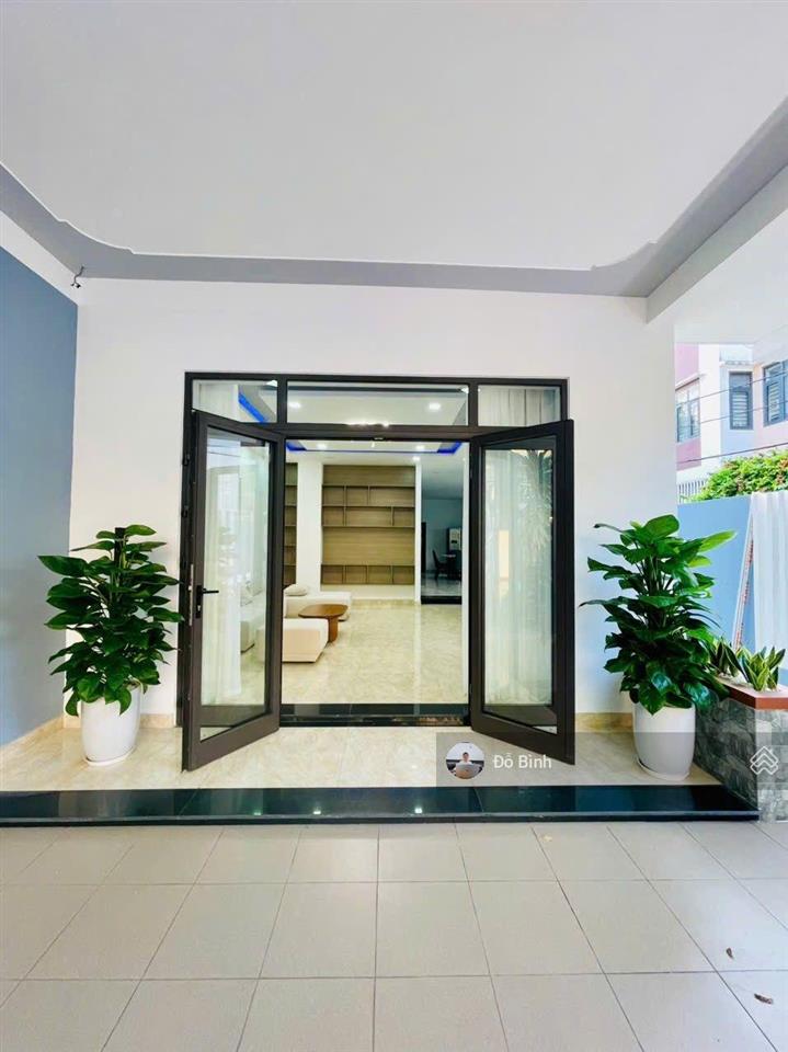 Cho thuê nhà 2 mặt tiền đường châu thượng văn  mới đẹp