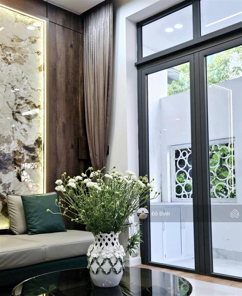 Cho thuê biệt thự mới đẹp đường đỗ nhuận  sân vườn  4 phòng  4wc