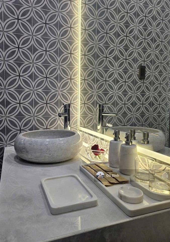 Cho thuê biệt thự mới đẹp đường đỗ nhuận  sân vườn  4 phòng  4wc