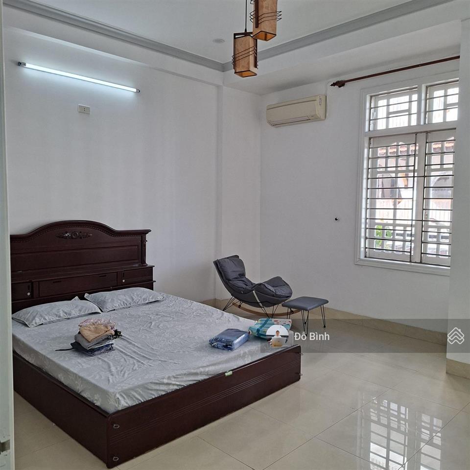 Cho thuê nhà 3 tầng tống phước phổ  sạch đẹp