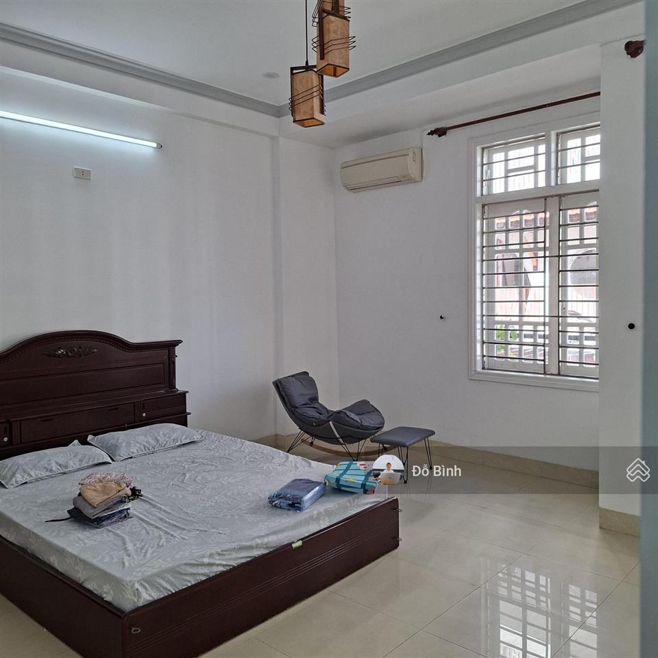 Cho thuê nhà 3 tầng tống phước phổ  sạch đẹp