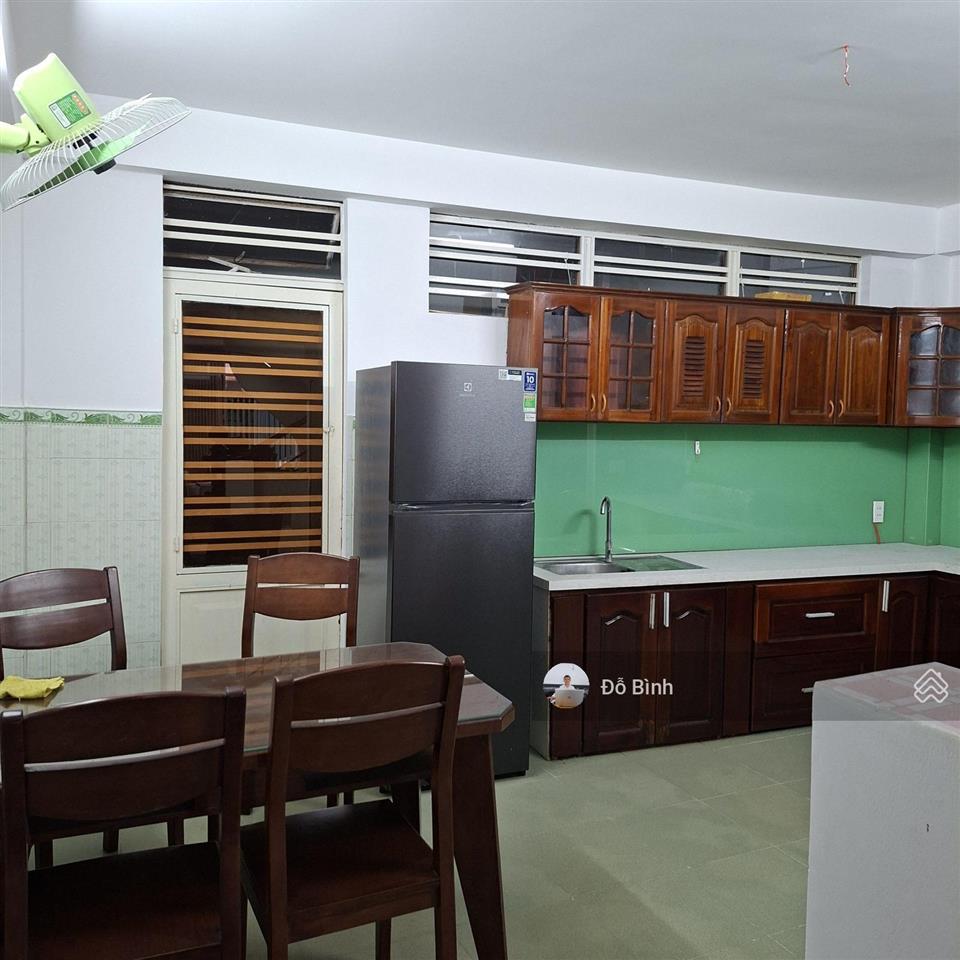 Cho thuê nhà 3 tầng tống phước phổ  sạch đẹp