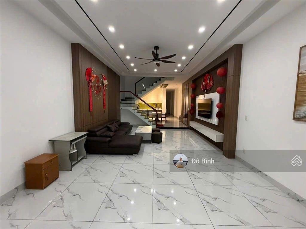 Cho thuê nhà 3 tầng bế văn đàn  5 phòng  6 wc