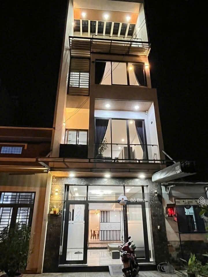 Cho thuê nhà 4 tầng vũ quỳnh  4 phòng  5wc