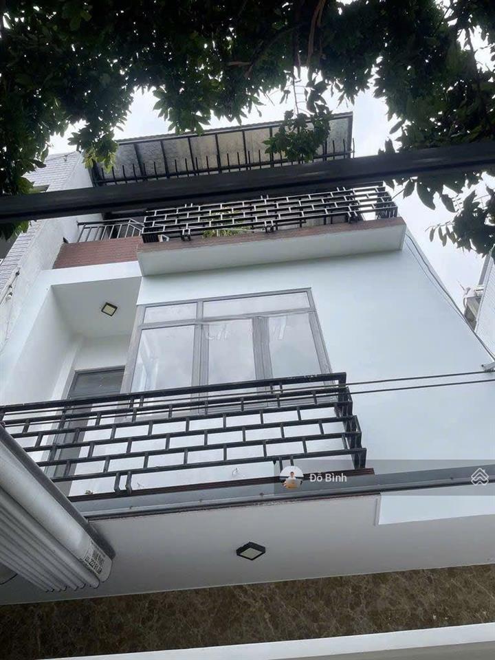Cho thuê nhà 3 tầng hồ phi tích  đủ nội thất