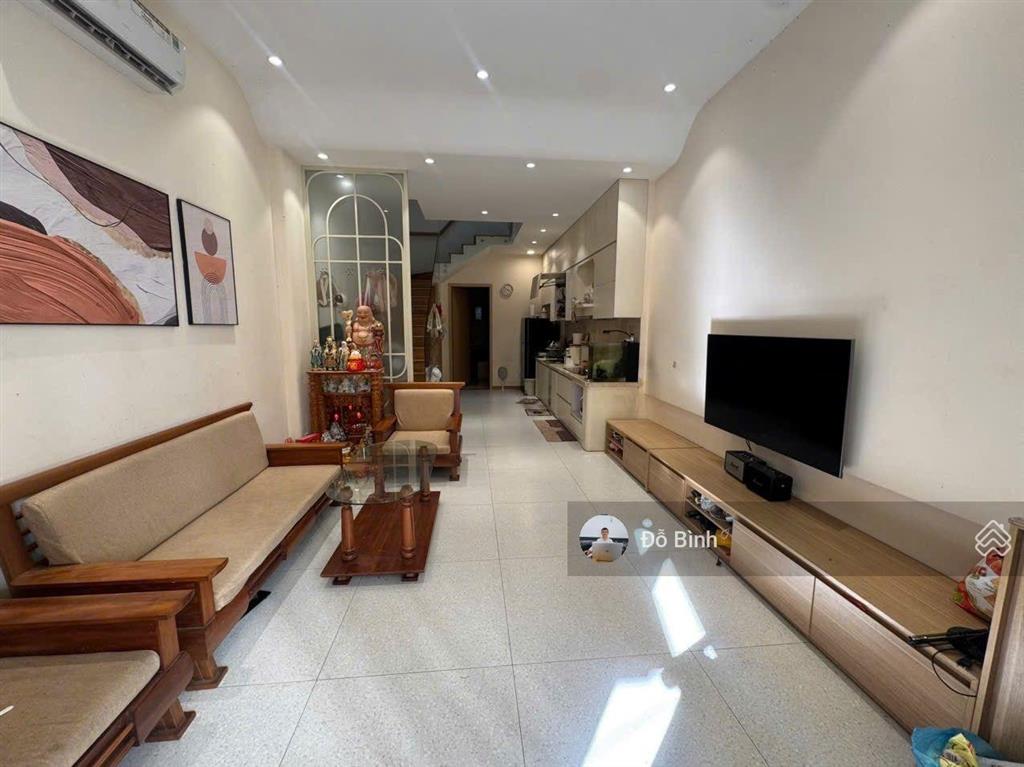 Cho thuê nhà 3 tầng mới đường bình hòa  3 phòng  4 wc
