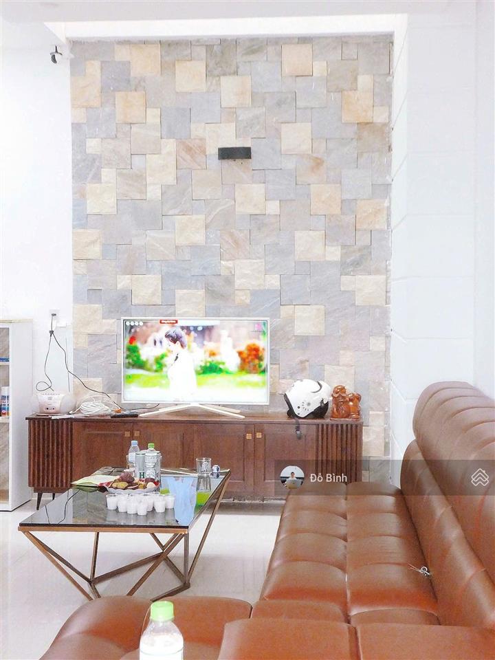 Cho thuê nhà 3 tầng bình an 7  3 phòng  3wc  gara ô tô