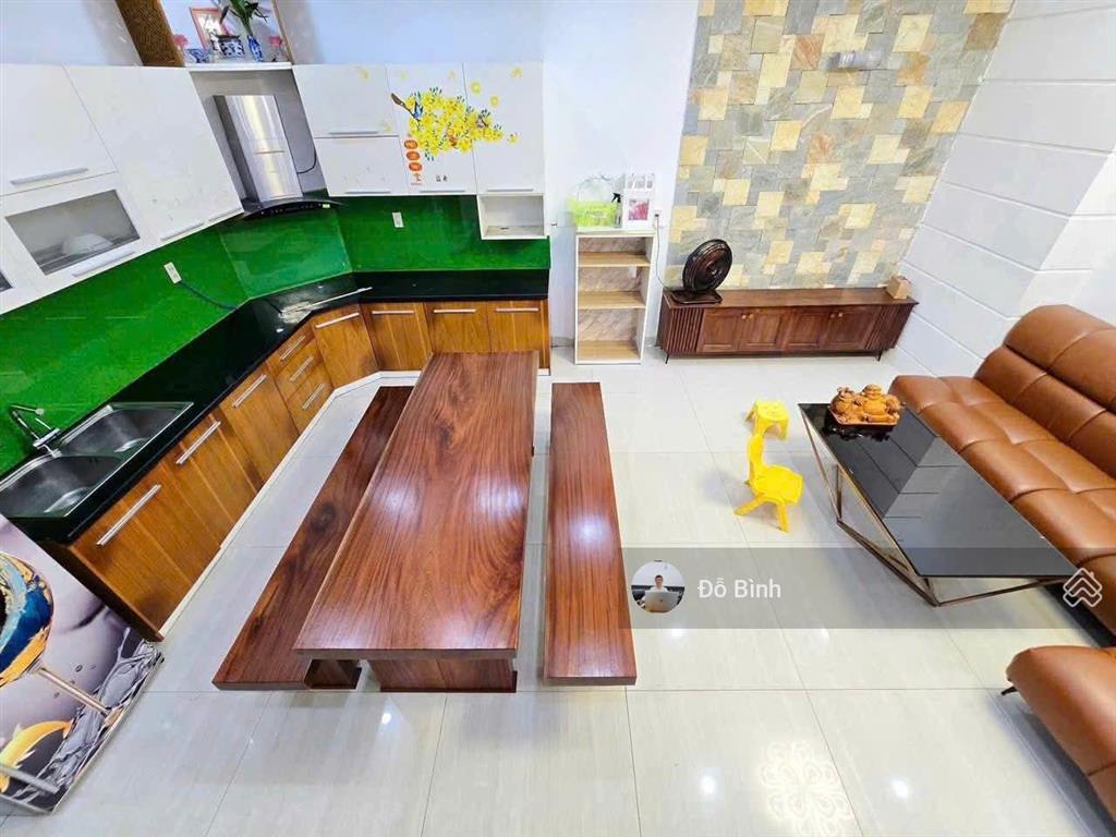 Cho thuê nhà 3 tầng bình an 7  3 phòng  3wc  gara ô tô