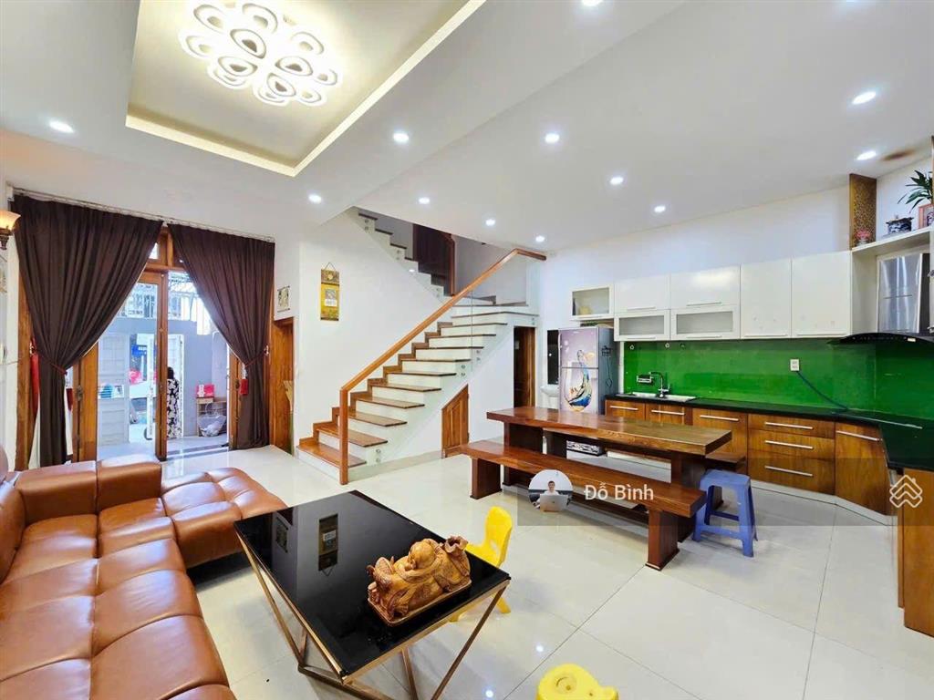 Cho thuê nhà 3 tầng bình an 7  3 phòng  3wc  gara ô tô