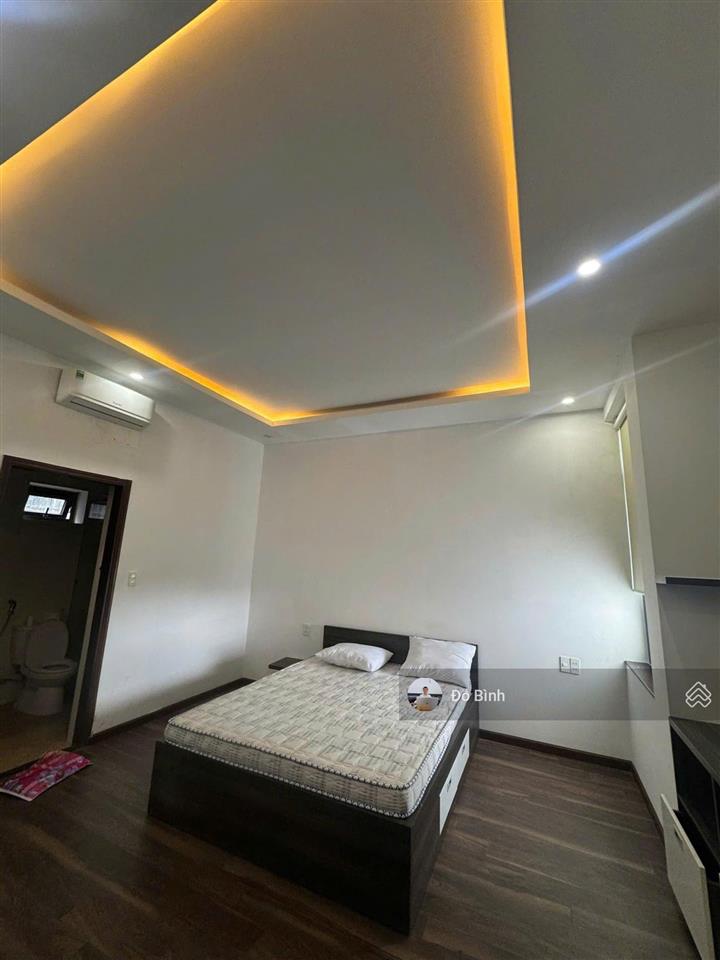 Cho thuê biệt thự 3 tầng khúc thừa dụ  8 phòng  5 wc  sân ô tô