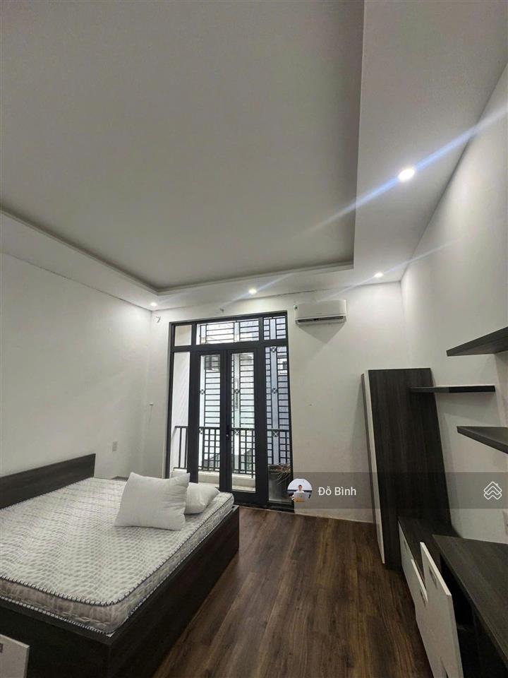 Cho thuê biệt thự 3 tầng khúc thừa dụ  8 phòng  5 wc  sân ô tô