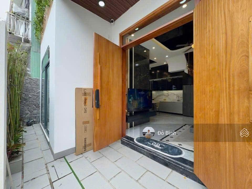 Cho thuê nhà 3 tầng mới xây đường tô hiệu  đủ nội thất cao cấp  như hình