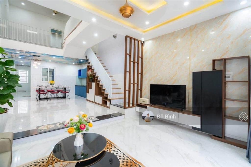Cho thuê nhà 3 tầng mới đẹp đường điện biên phủ  3 phòng  3wc  đủ nội thất  gần siêu thị