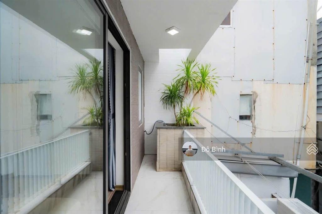 Cho thuê nhà 3 tầng mới đẹp đường điện biên phủ  3 phòng  3wc  đủ nội thất  gần siêu thị