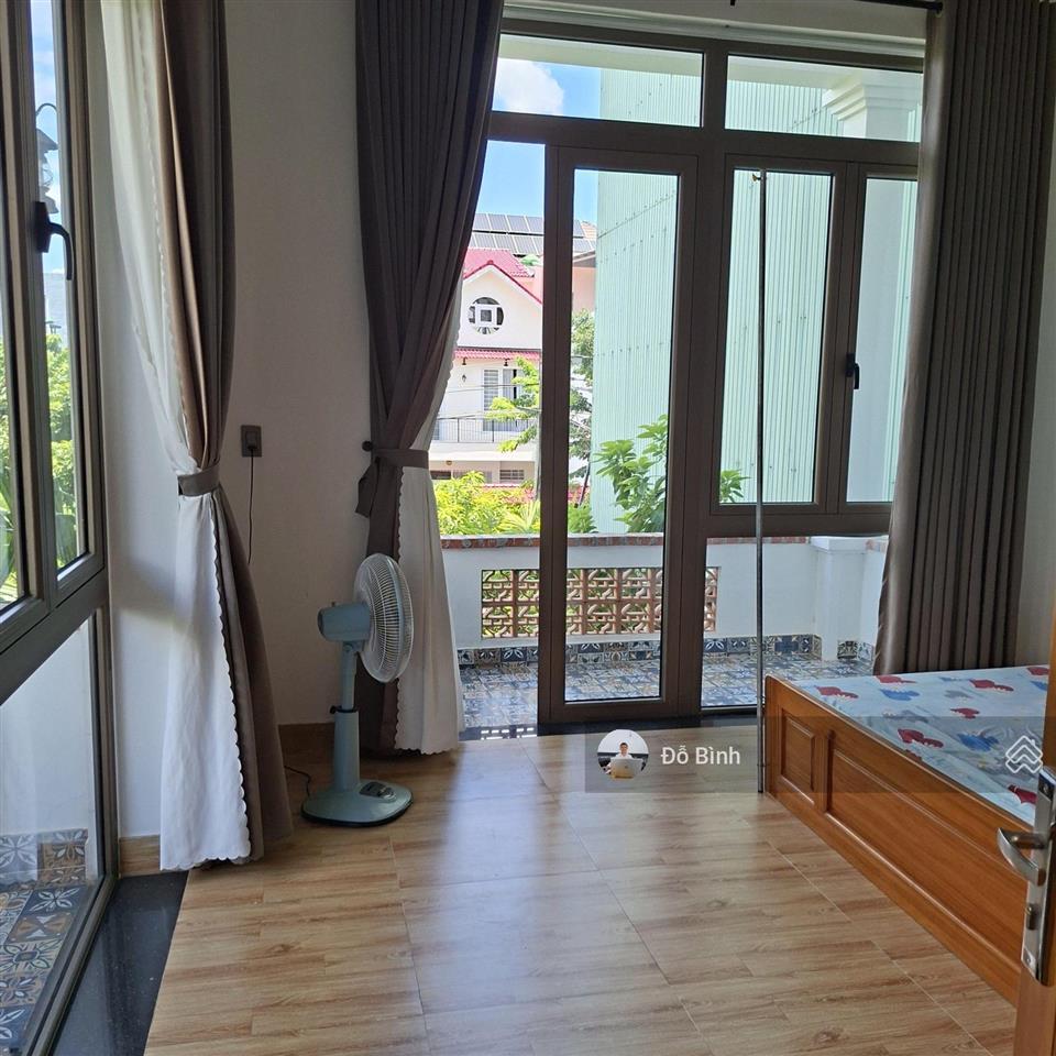 Cho thuê nhà 3 tầng  sân vườn  2 mặt tiền đường  phạm xuân ẩn